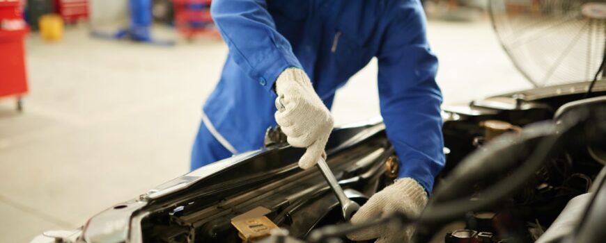 Signs Your Car’s Transmission Needs Servicing or Repair